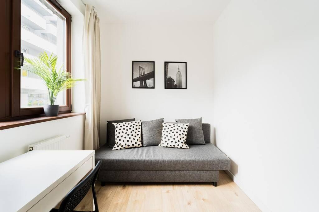 City Center - 3 Rooms - New Building - Private Parking Place - Garage Вроцлав Экстерьер фото