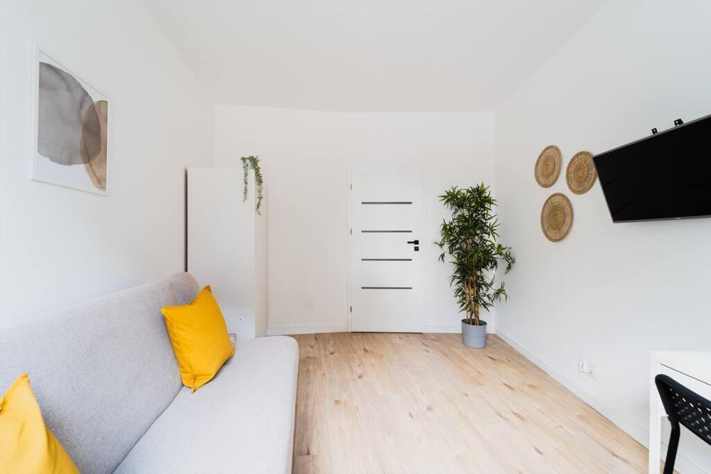 City Center - 3 Rooms - New Building - Private Parking Place - Garage Вроцлав Экстерьер фото