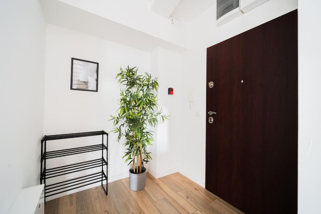 City Center - 3 Rooms - New Building - Private Parking Place - Garage Вроцлав Экстерьер фото